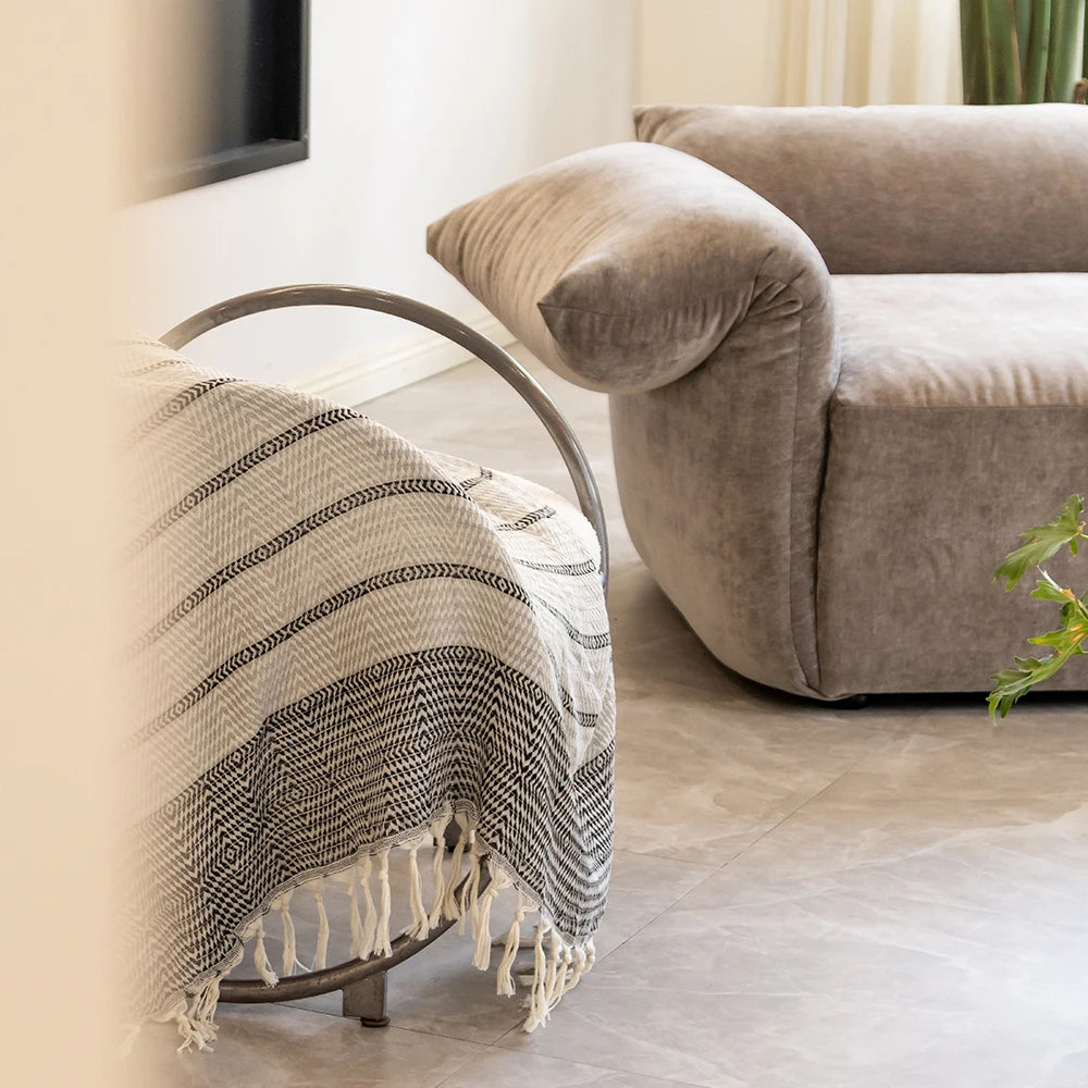 Modern simple cotton blanket large size 130x180CM with tassels soft nap blanket