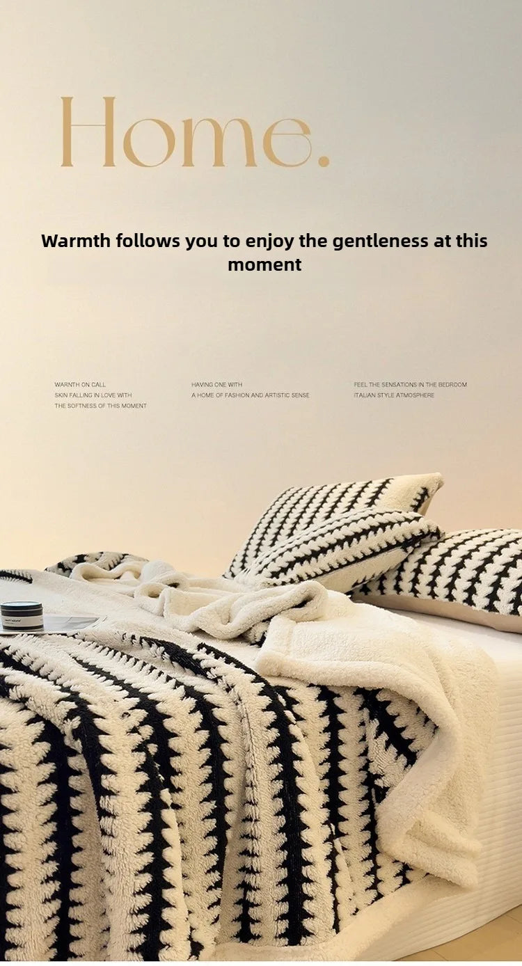 The soft Taff velvet blanket, a warm and comfortable cover blanket, suitable for office naps, bedrooms, sofas, and travel